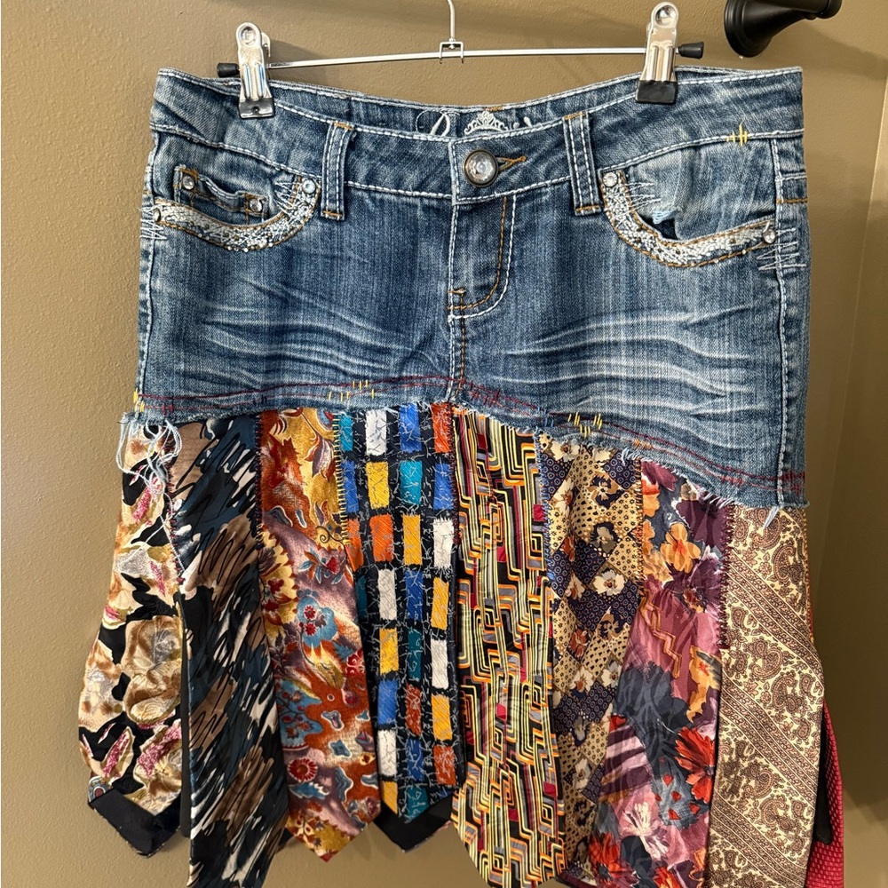 Custom-made Skirt with 90s neck-ties
